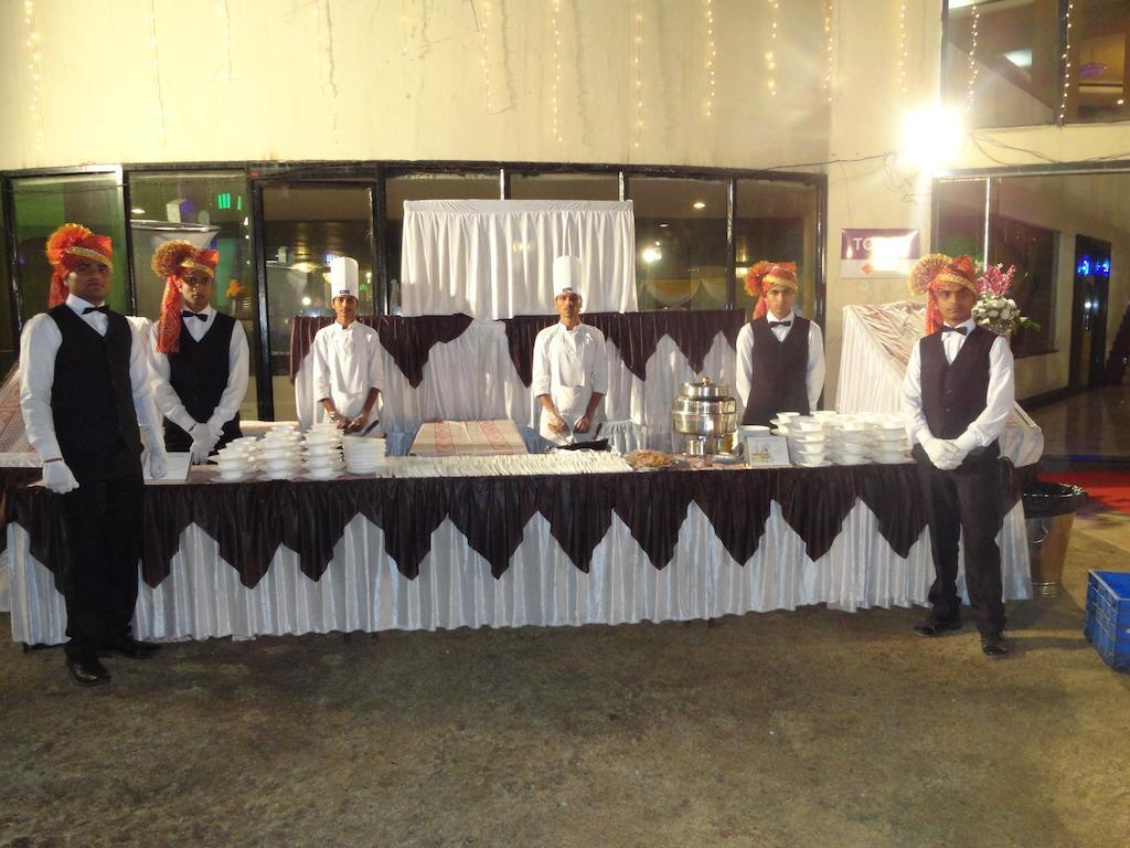 Meuse Jupiter Business And Luxury Hotel Nashik Exteriör bild